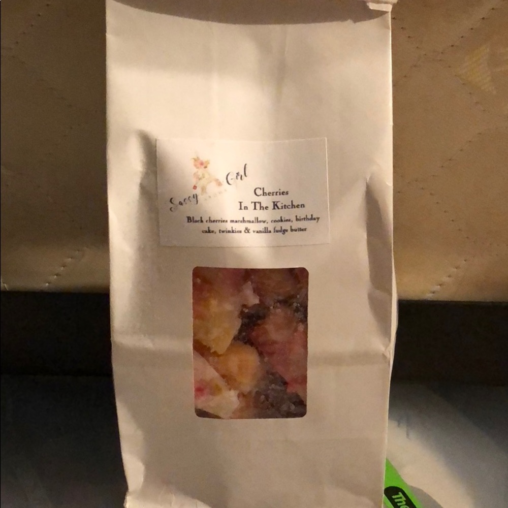 Sassy Girl Aroma Cherries in the Kitchen